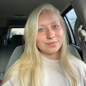 Meet your Posher, Kayla